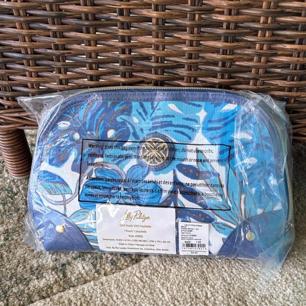 NWT Lilly Pulitzer Blue and White Pouch - Picture 2 of 12